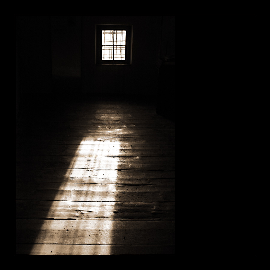Weg Ins Licht Foto Bild Architektur Fenster Turen Architektonische Details Bilder Auf Fotocommunity