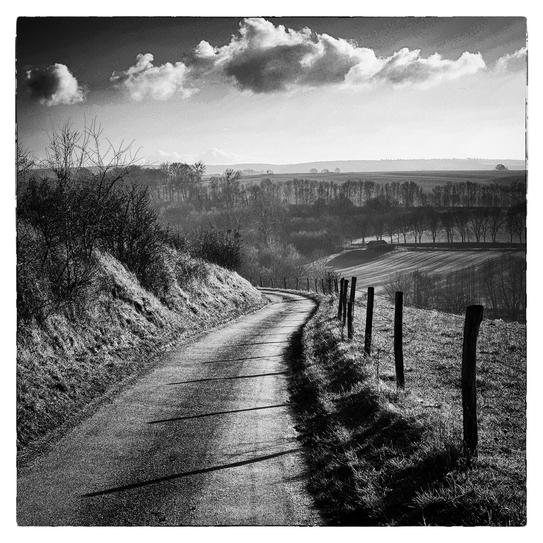 Weg mit Wolken in Südlimburg