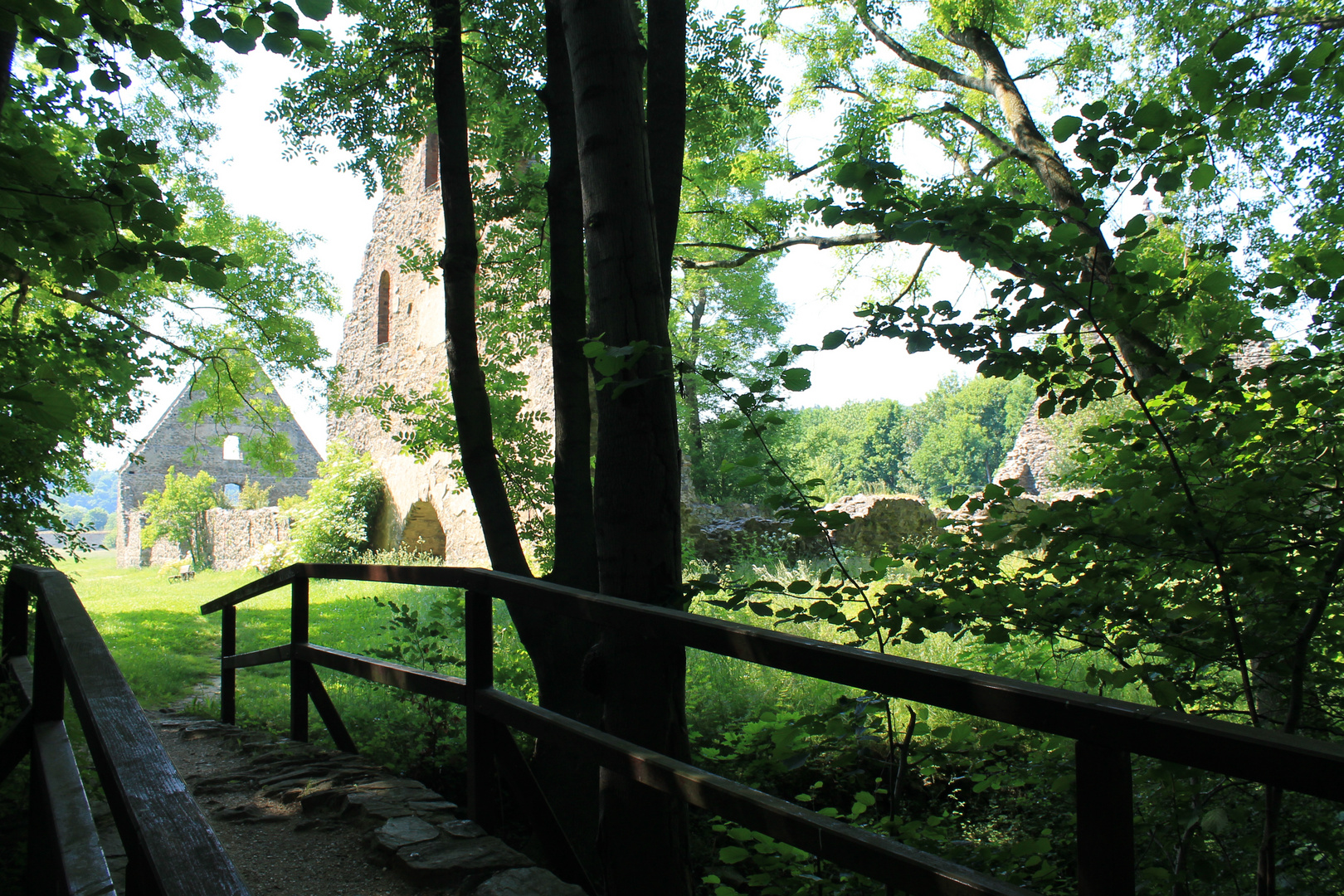 Weg zum alten Kloster