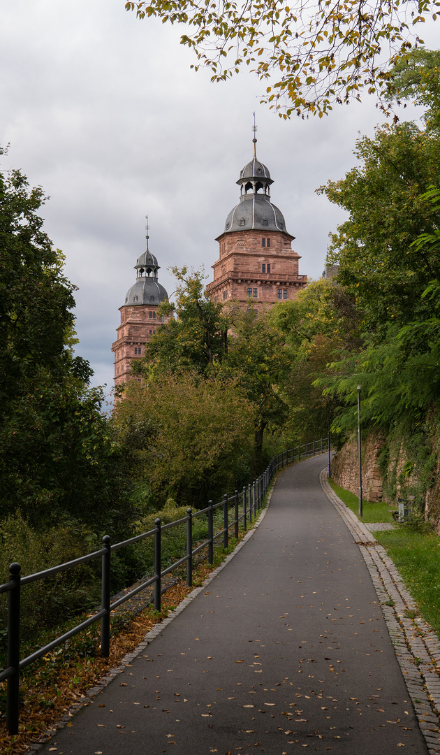 Weg zum Schloss Johannisberg in Aschaffenburg