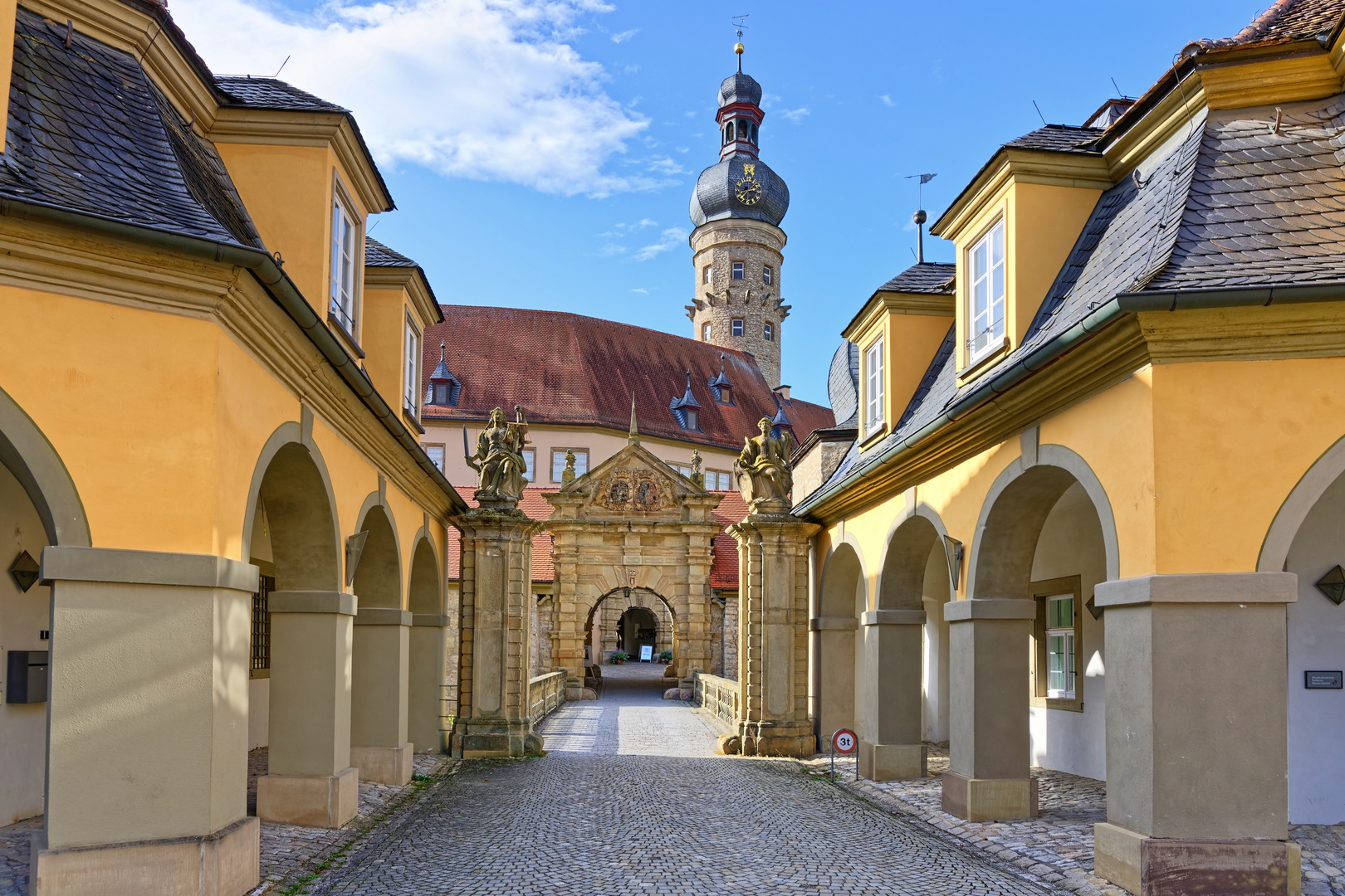 Weg zum Schloss Weikersheim