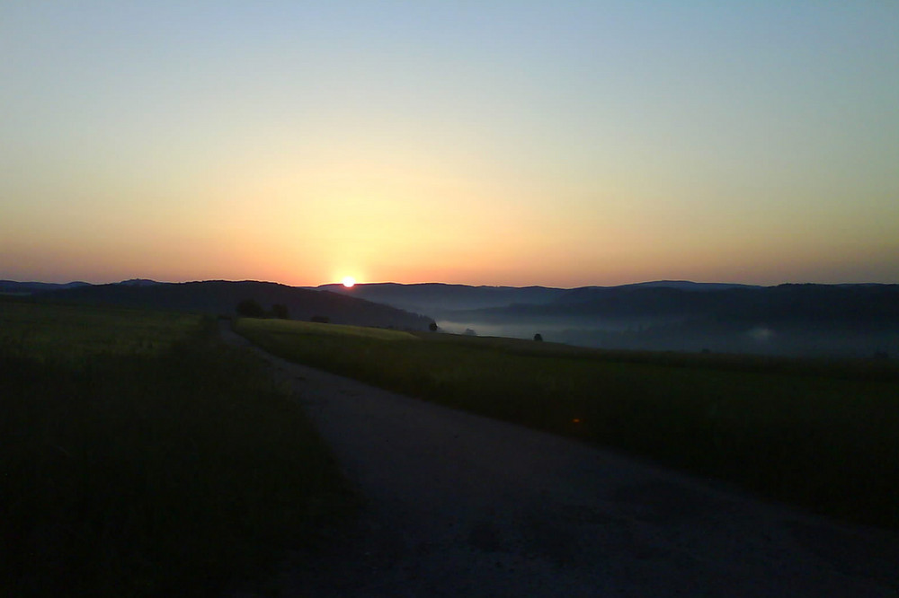 Weg zur aufgehenden Sonne