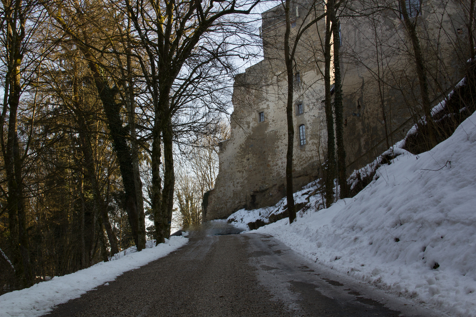 Weg zur Burgruine Bad Kreuzen