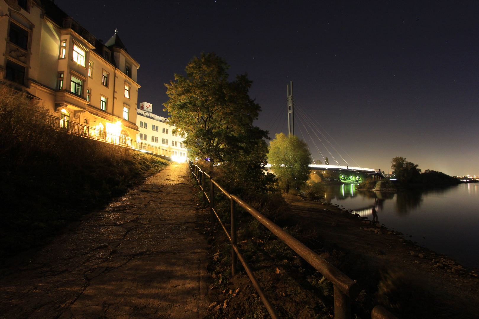 Weg zur Fahrradbrücke Dresden Pieschen