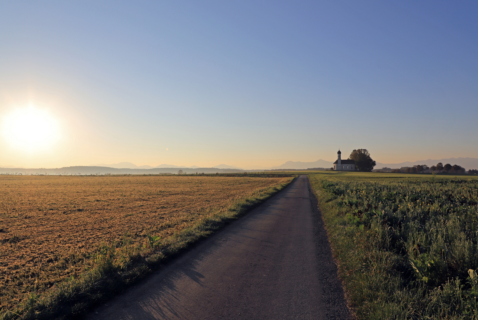 Weg zur Kirche St. Andreas