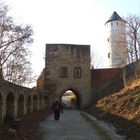 Weg zur Vorburg mit Blick auf den "kleinen Turm"!