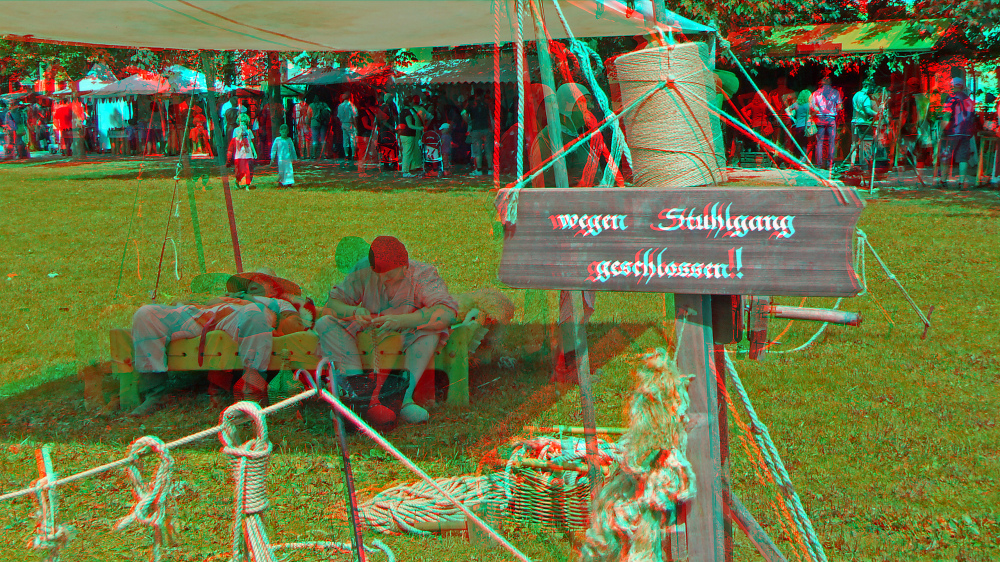 Wegen Stuhlgang geschlossen... (Anaglyphe und MPO-Link Full HD)