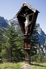 Wegkreuz an der Hochlandhütte