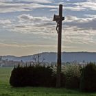 Wegkreuz im Morgenlicht