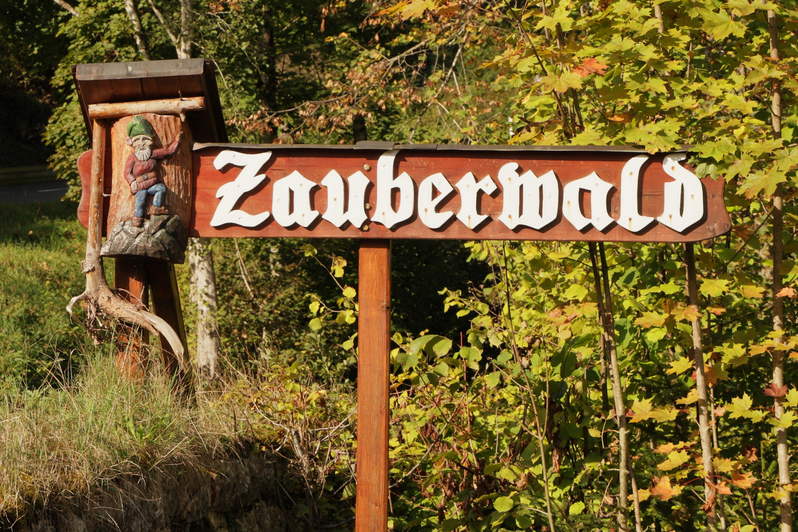 Wegweiser am Zauberwald (2018_09_19_EOS 6D Mark II_6995_ji)