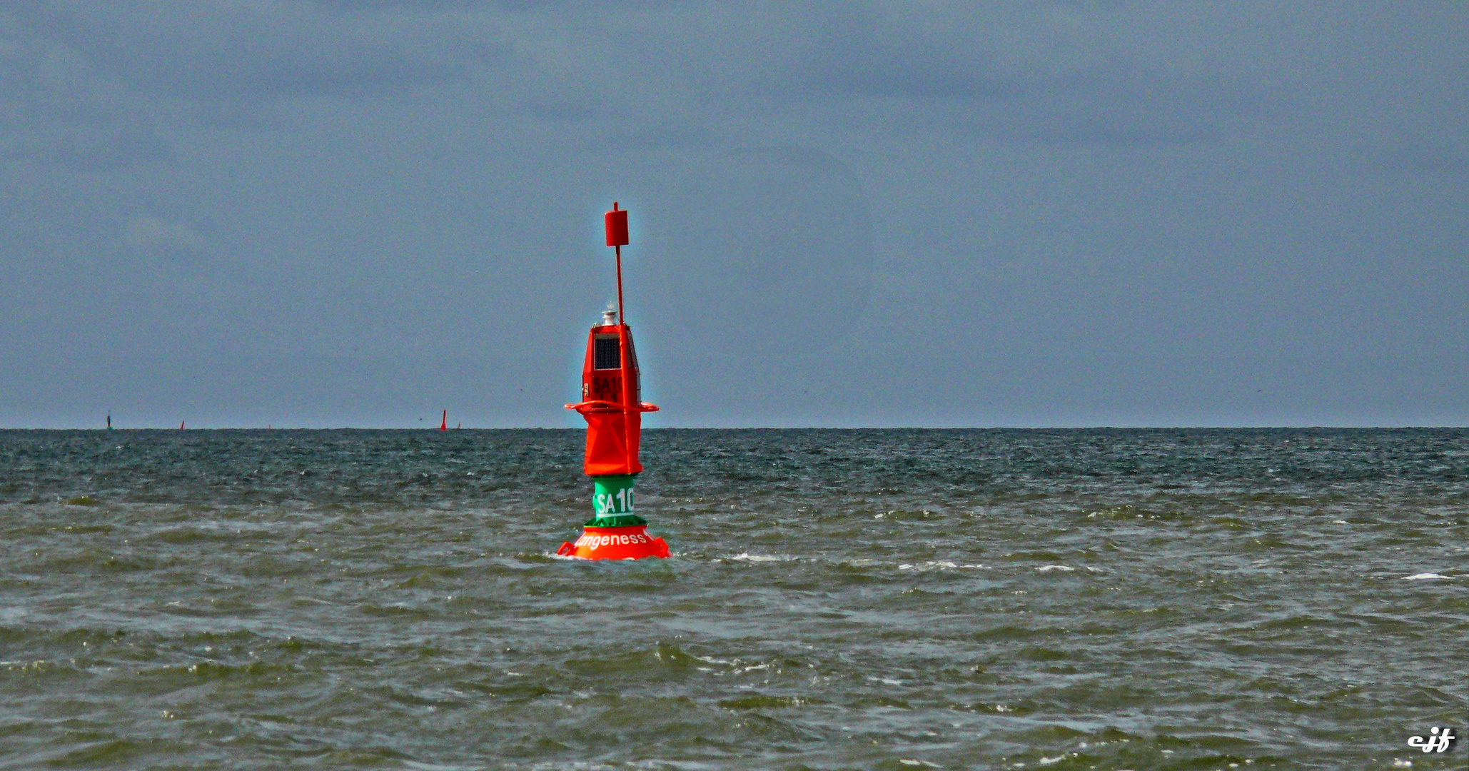 Wegweiser im Meer