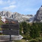 Wegweiser in der Nähe der Regensburger Hütte (Südtirol)