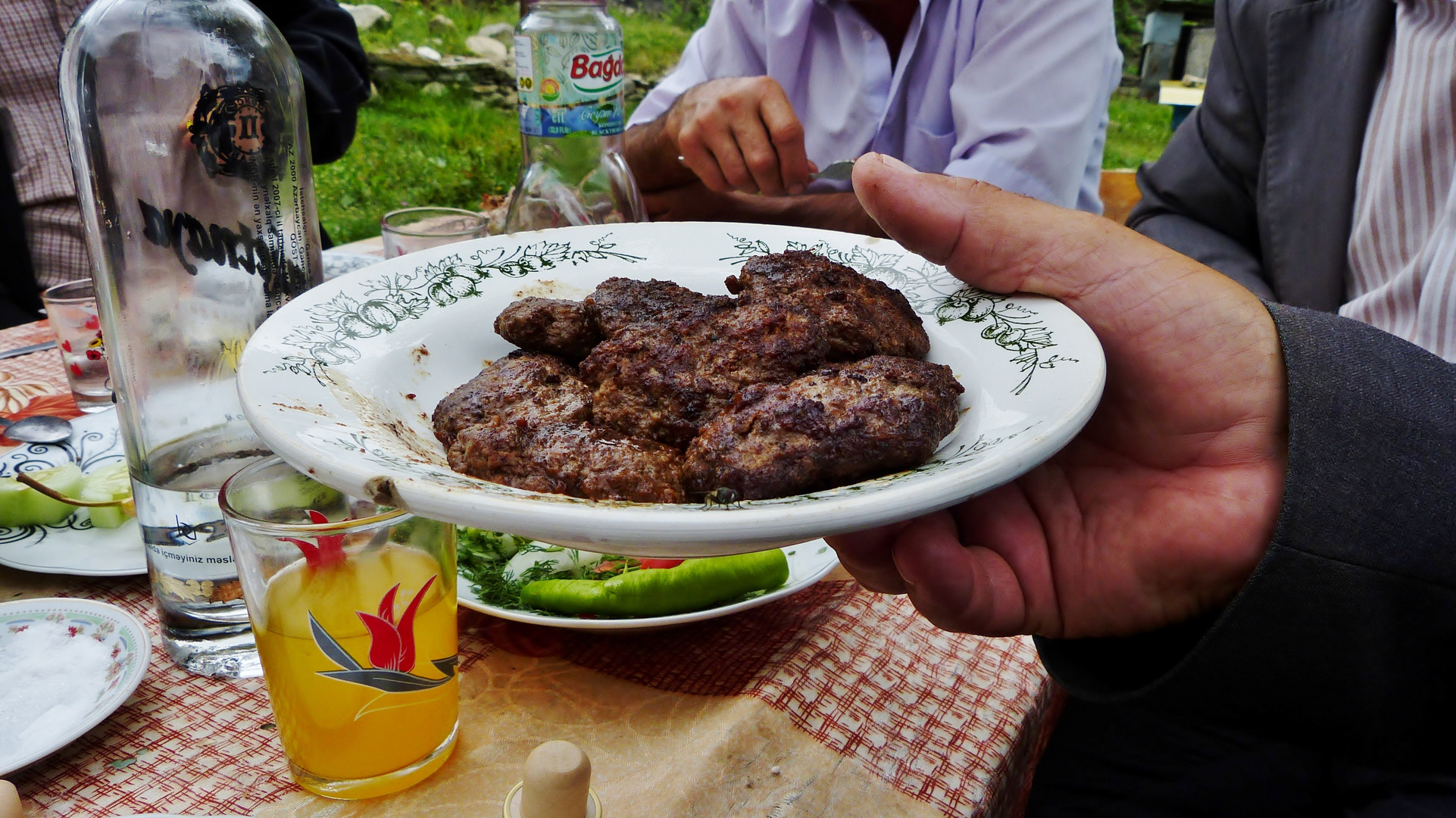 Wegzehrung Kebab) für den ausländischen Gast in Durca/Aserbeidschan.................