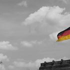 Wehende Flagge auf dem Bundestag