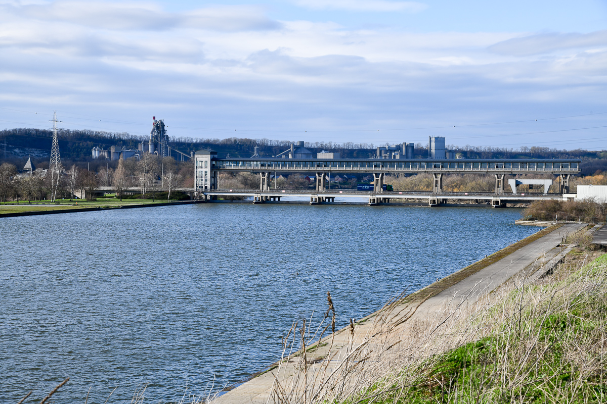 Wehr in der Maas bei Visé (B)