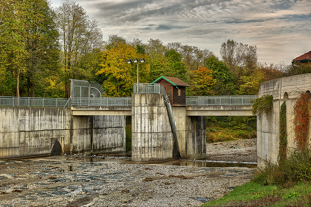 Wehranlage für Rückhaltebecken