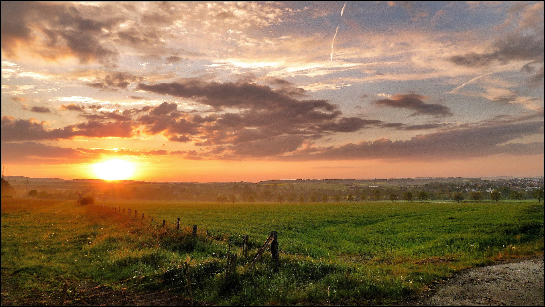 Wehrheim am Abend