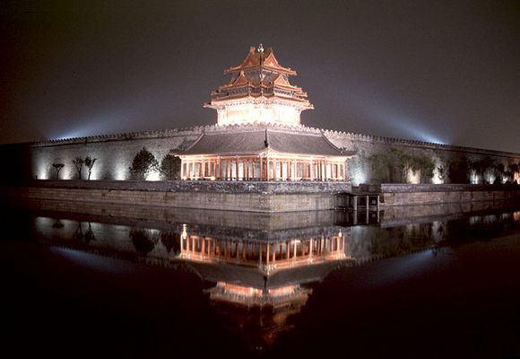 Wehrturm an der Verbotenen Stadt in Peking