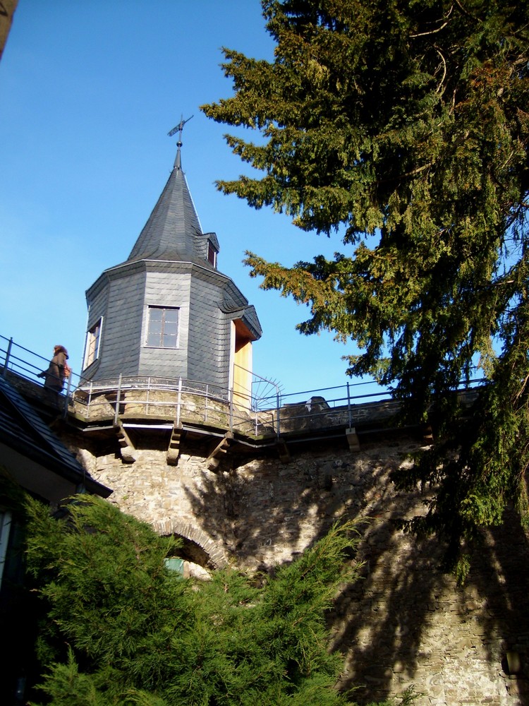 Wehrturm in der Wintersonne