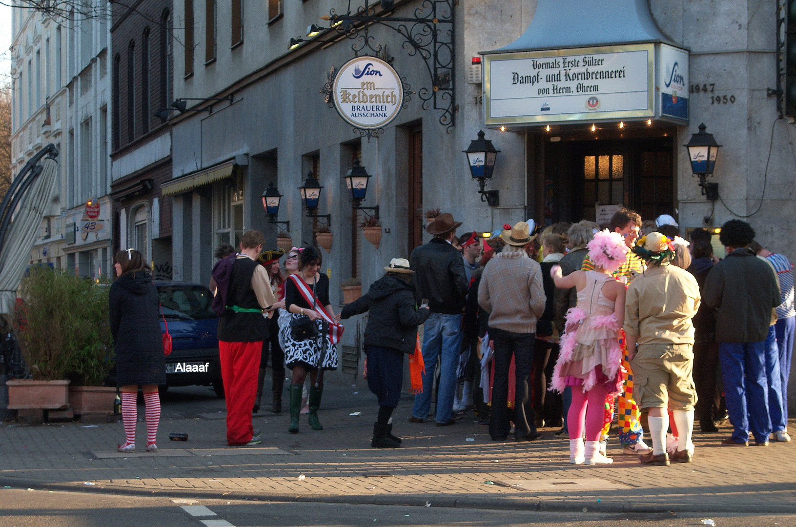 Weiberfastnacht in Köln Sülz - 2 -