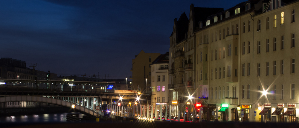 Weidendammerbrücke am Abend