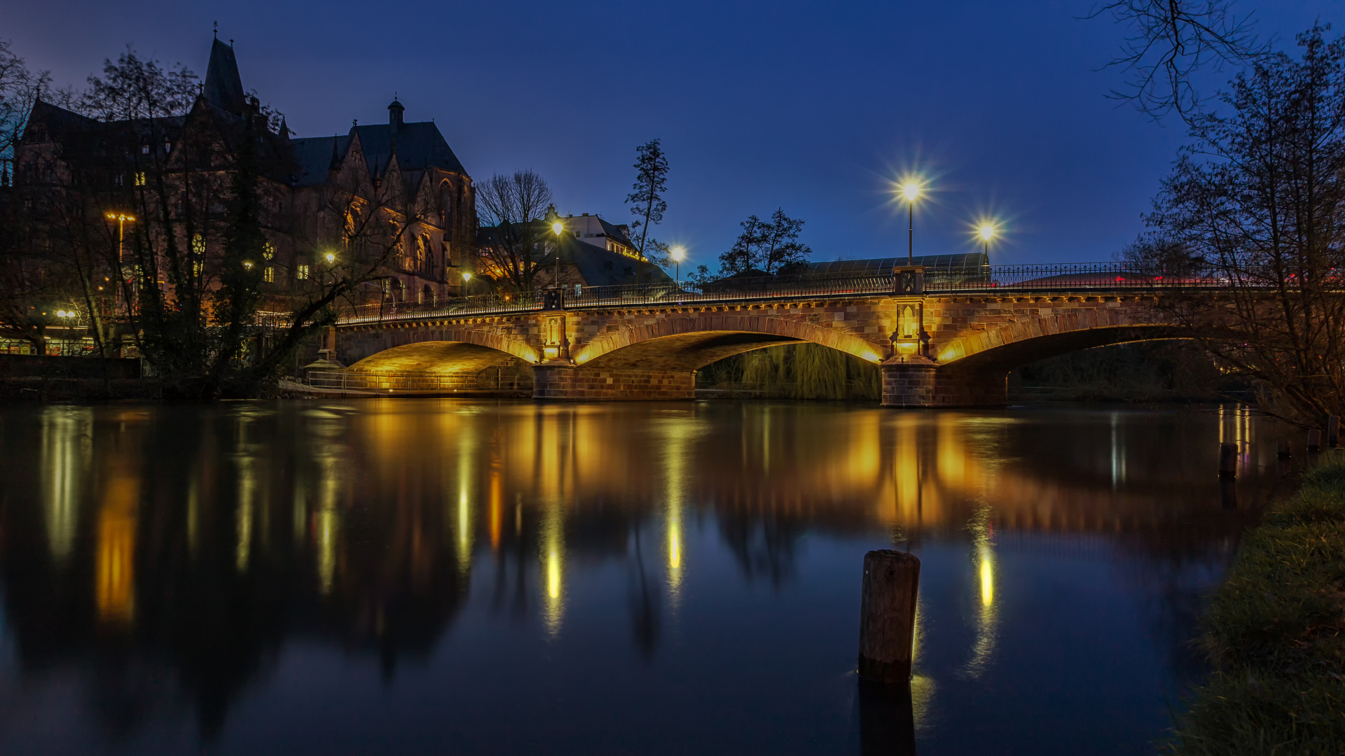 Weidenhäuser Brücke und Alte Universität