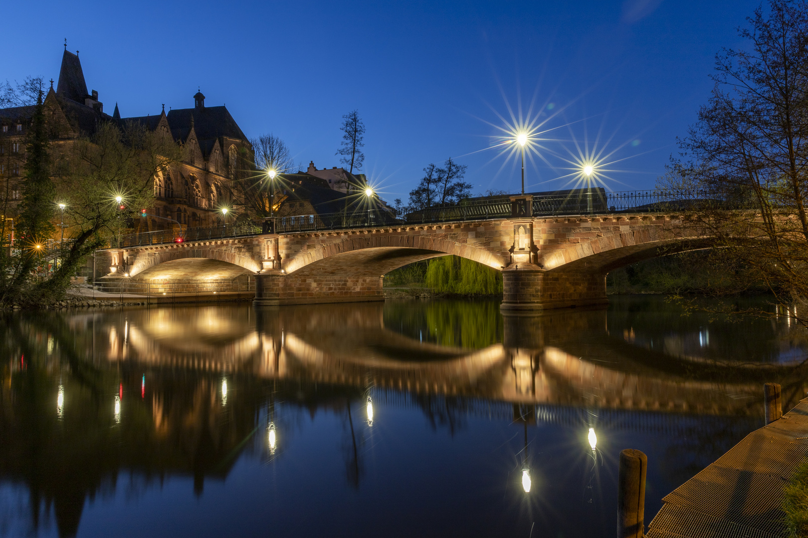 Weidenhäuser Brücke und Uni Marburg