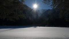 Weiher im Gegenlicht