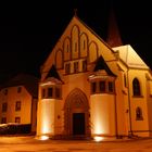 Weihnachstlicht bei Kirche Maria Himmelfahrt.