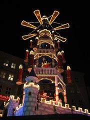 Weihnachstmarktpyramide