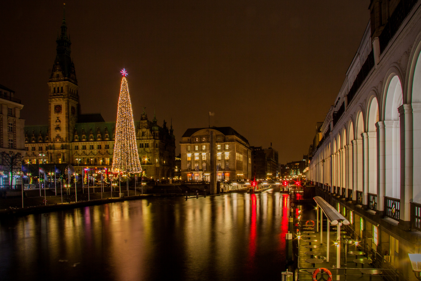 Weihnachten am Hamburger Rathaus und Alsterarcaden