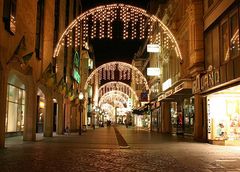 weihnachtlich beleuchtete "Remigiusstrasse" in Bonn