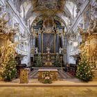 Weihnachtlich geschmückt 3/3: Basilica St. Emmeram in Regensburg.