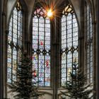 Weihnachtlich geschmückter Altar