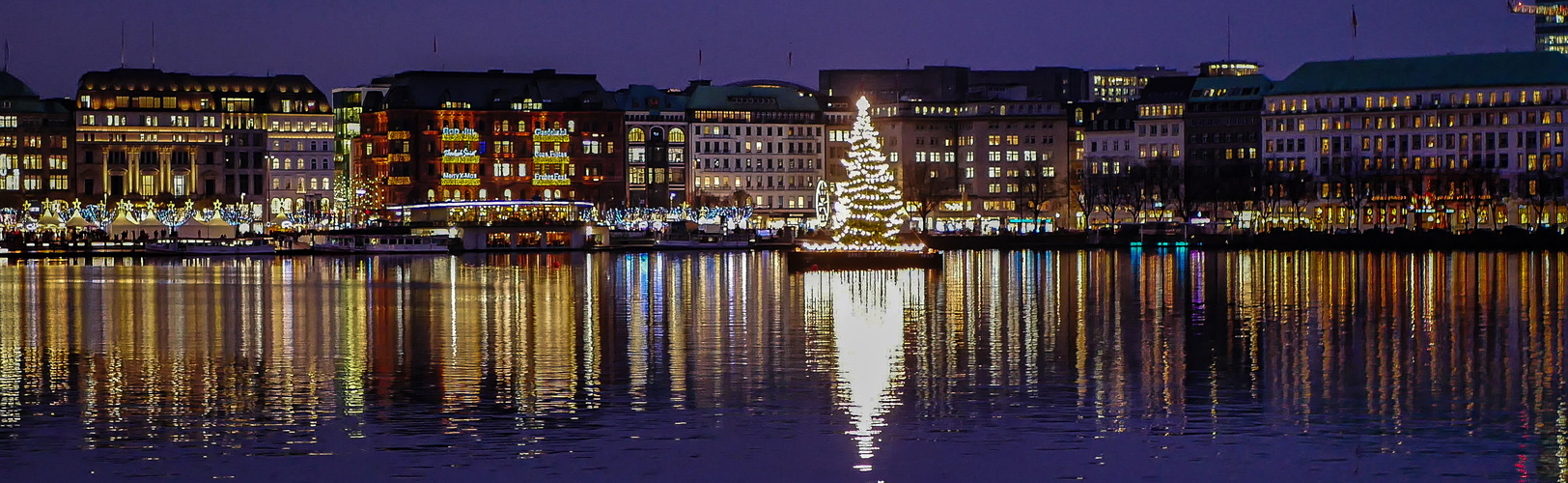 Weihnachtliche Abendstimmung an der Binnenalster