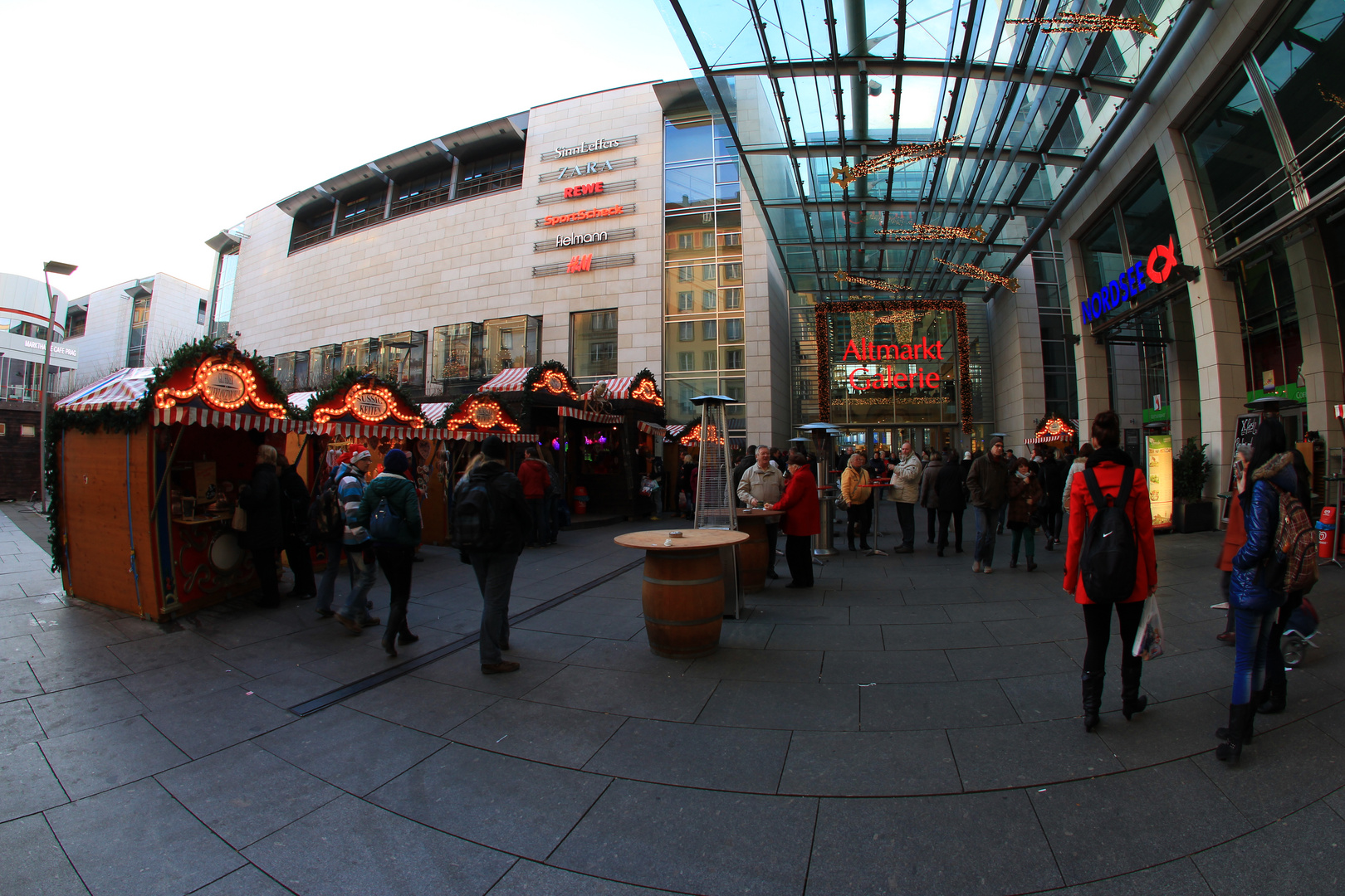 Weihnachtliche Altmarkt Galerie