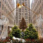 Weihnachtliche Dekoration vor dem Rockefeller Center