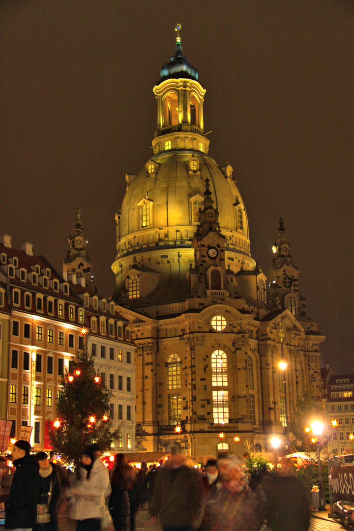 weihnachtliche Frauenkirche