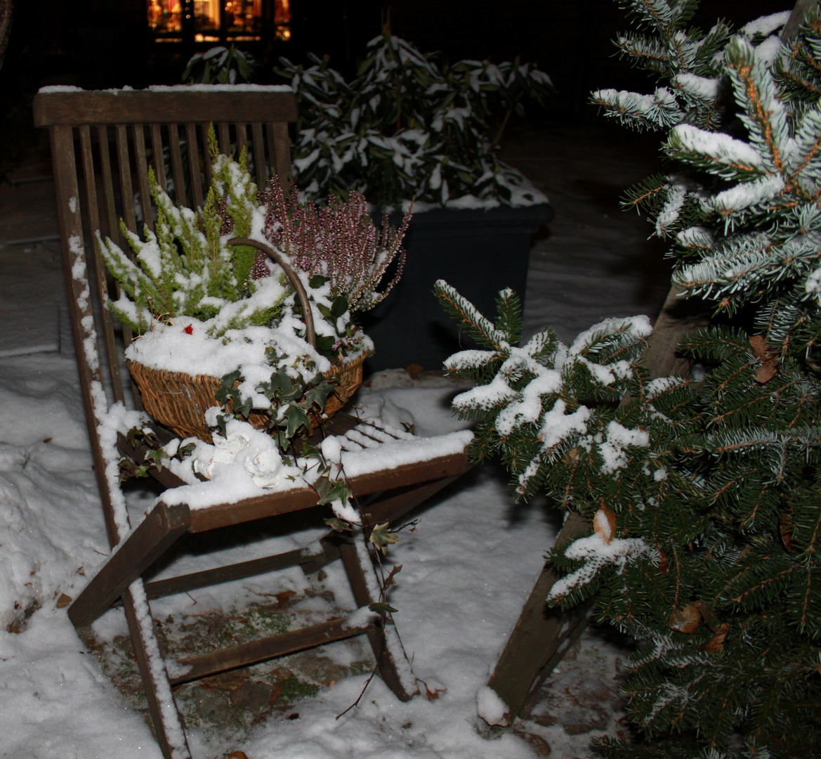 Weihnachtliche Vorgartenidylle