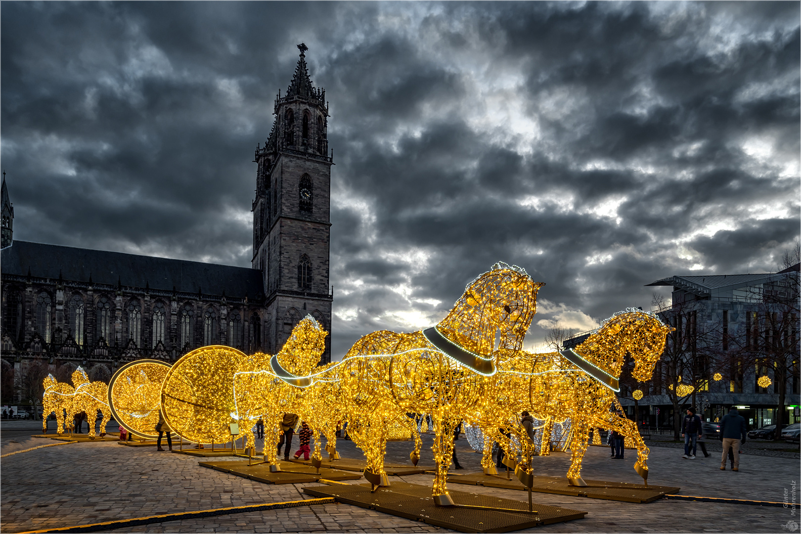 Weihnachtlicher Domplatz (2)