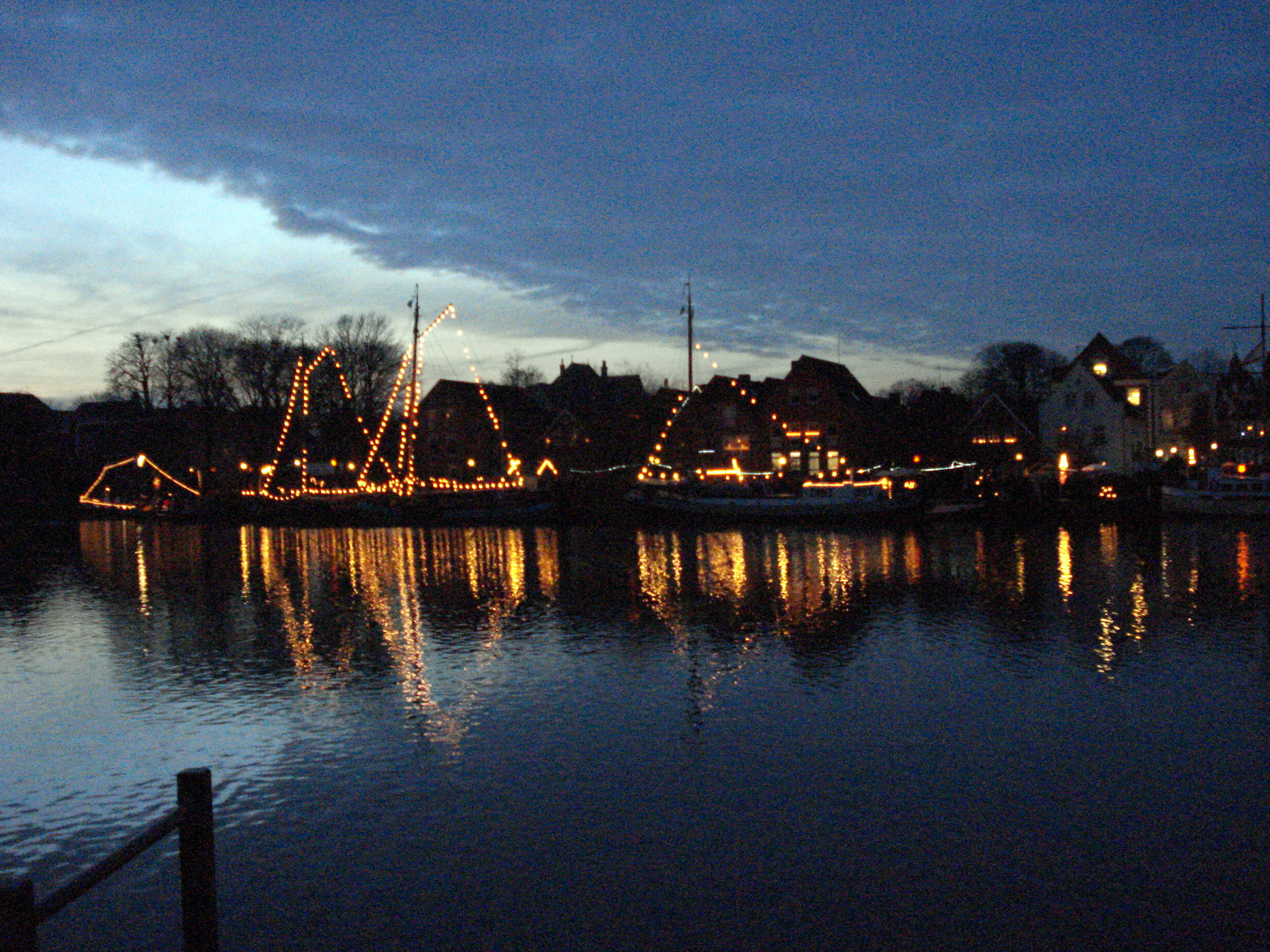 Weihnachtlicher Hafen