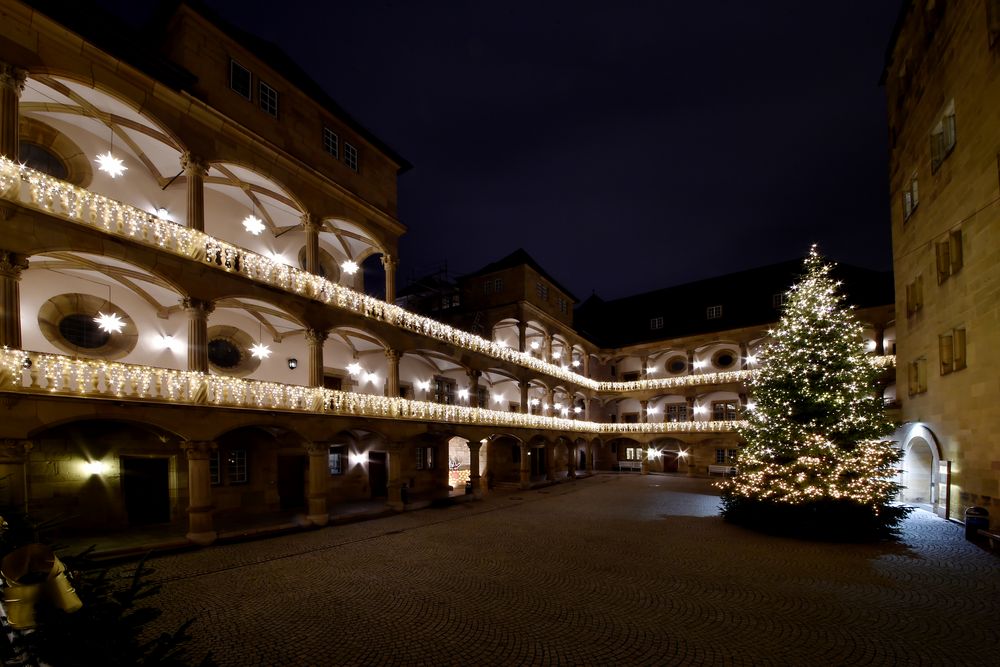 Weihnachtlicher Innenhof