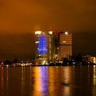 Weihnachtlicher Posttower in Bonn