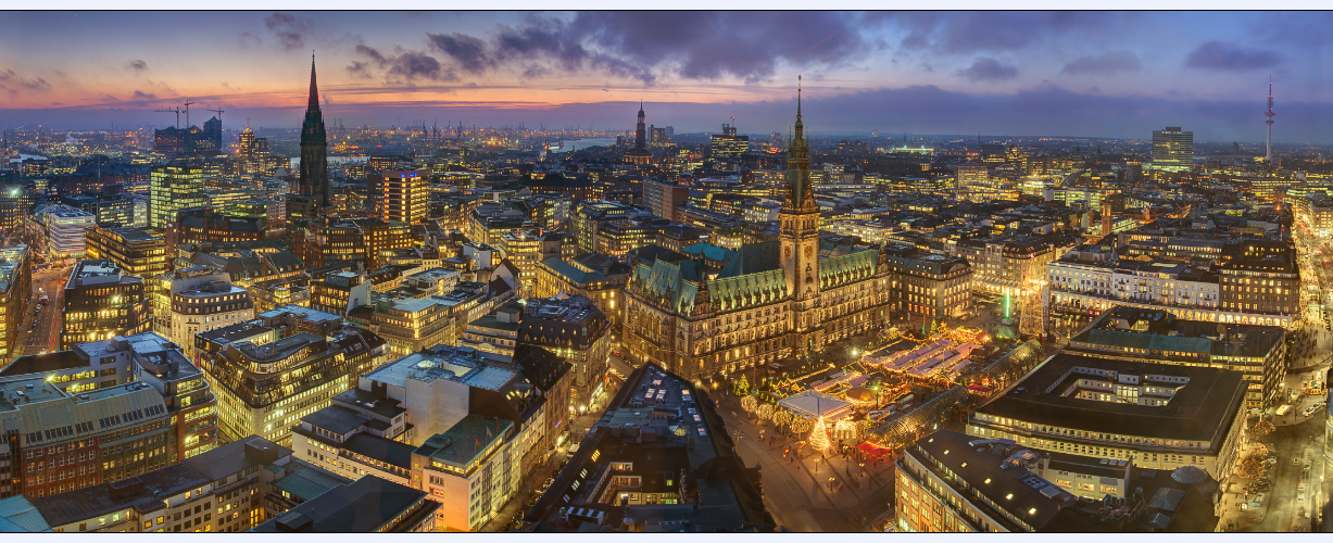 Weihnachtlicher Rathausmarkt