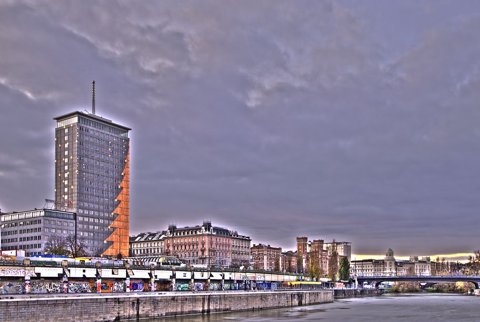 Weihnachtlicher Ringturm