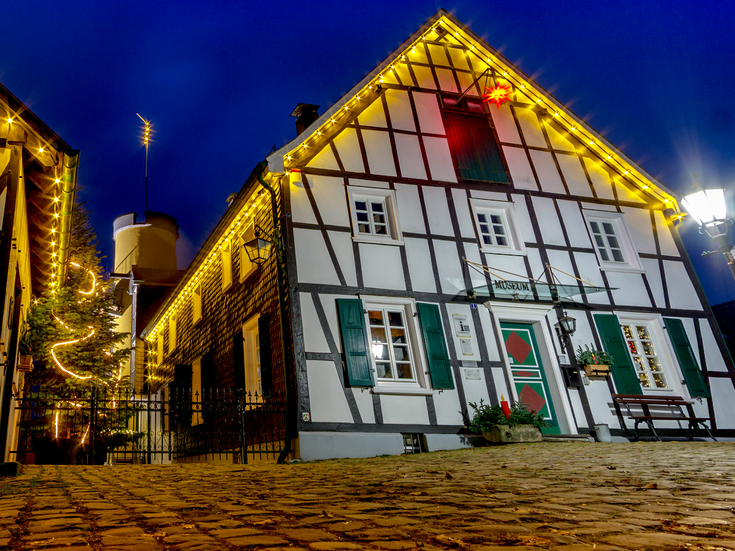 Weihnachtliches Heimatmuseum in der Altstadt von Bergneustadt