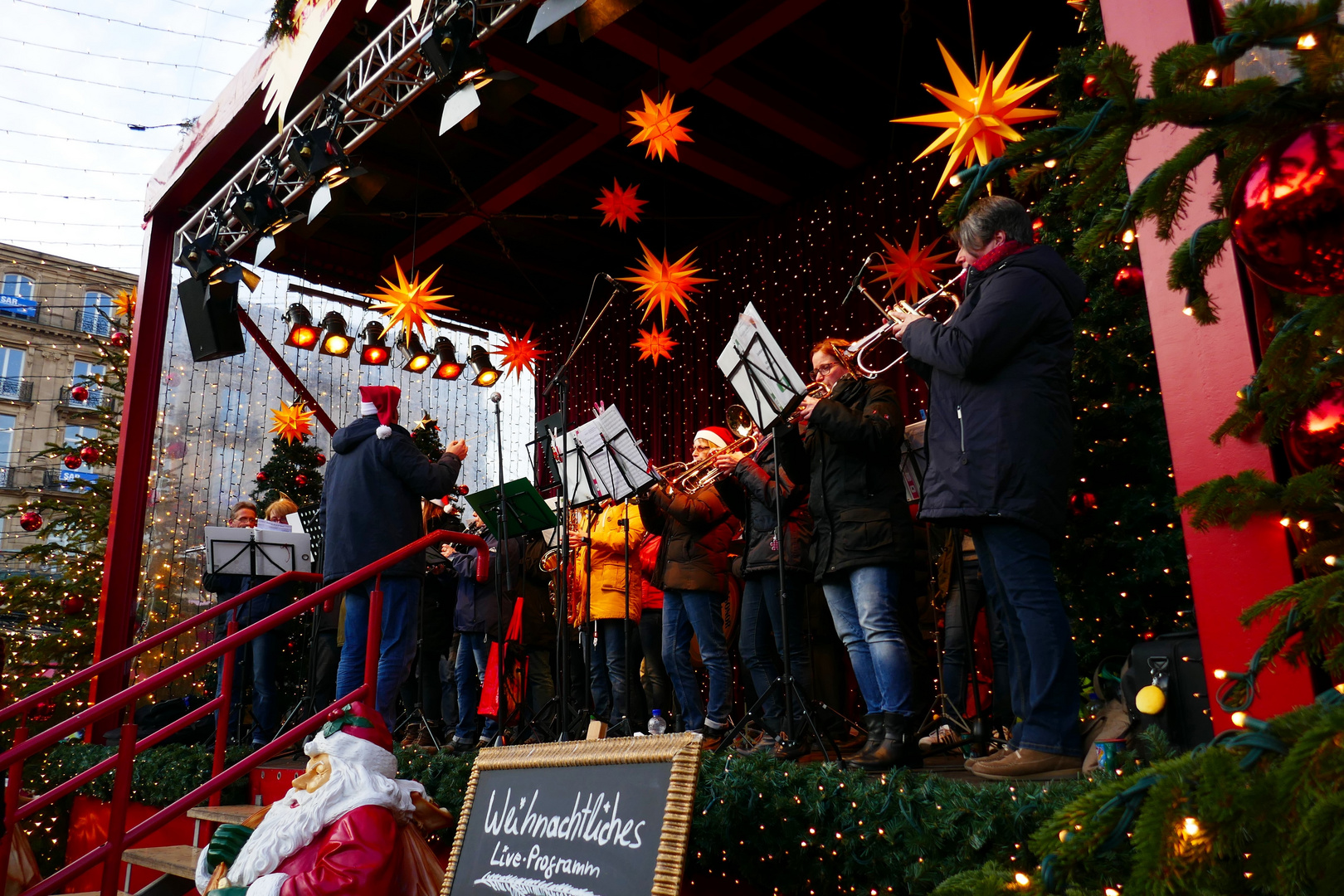 Weihnachtliches Live-Programm