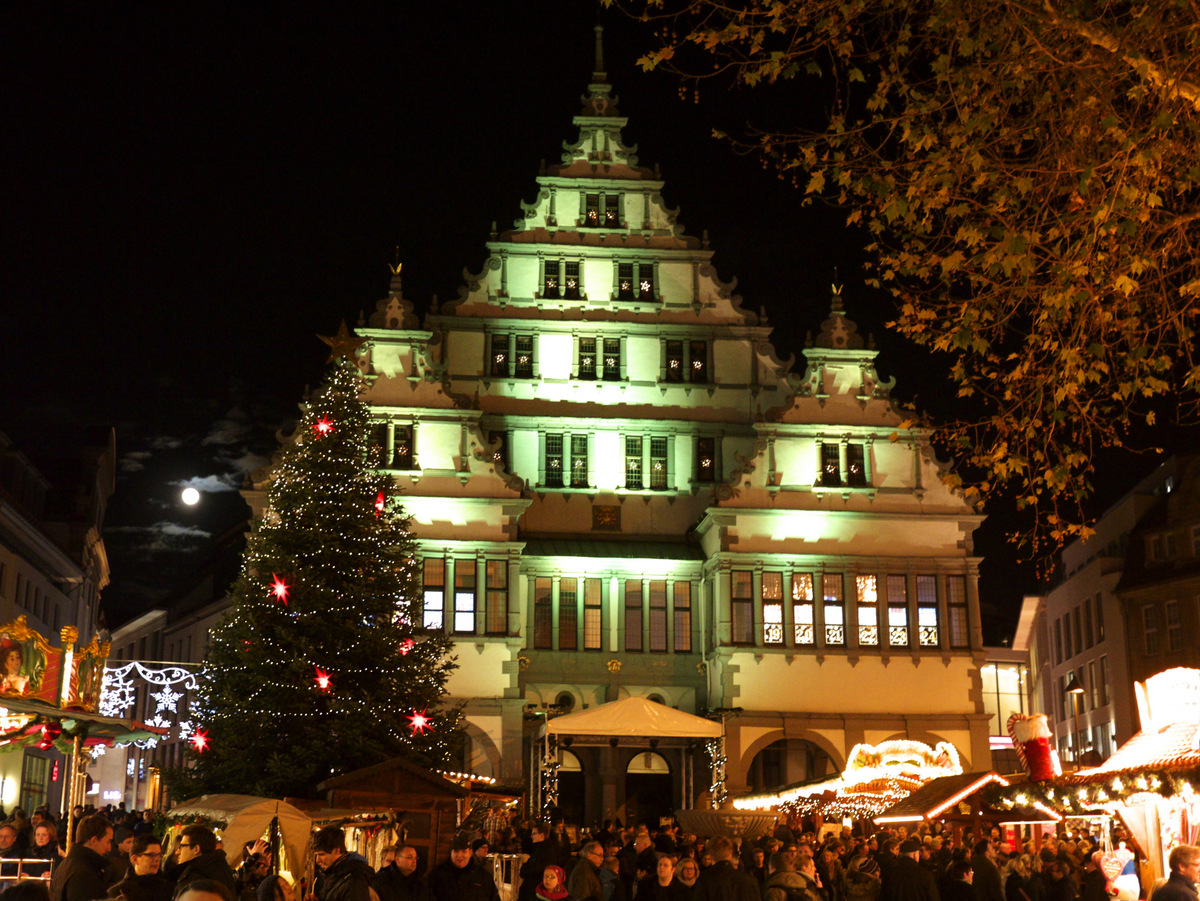 Weihnachtliches Rathaus in Paderborn