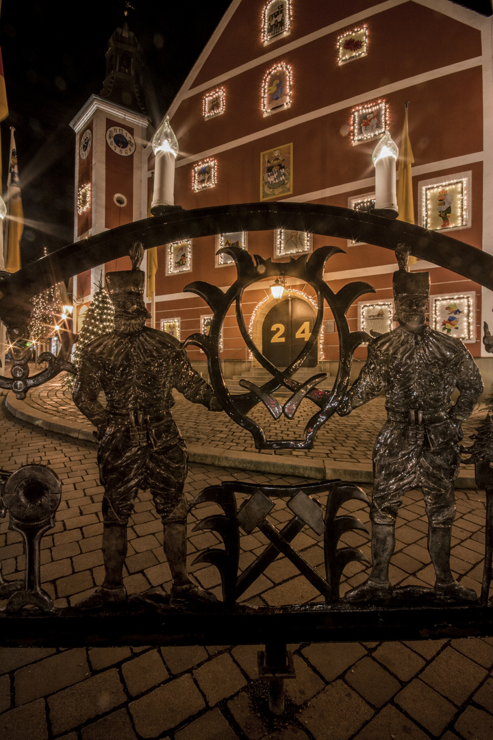 Weihnachtliches Rathaus von Burglengenfeld