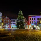 Weihnachtsbaum auf dem Marktplatz in Bad Oldesloe